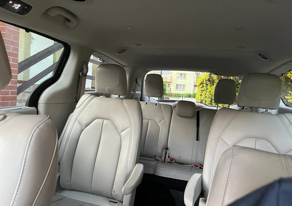 Chrysler Pacifica cena 139500 przebieg: 58500, rok produkcji 2021 z Człuchów małe 326